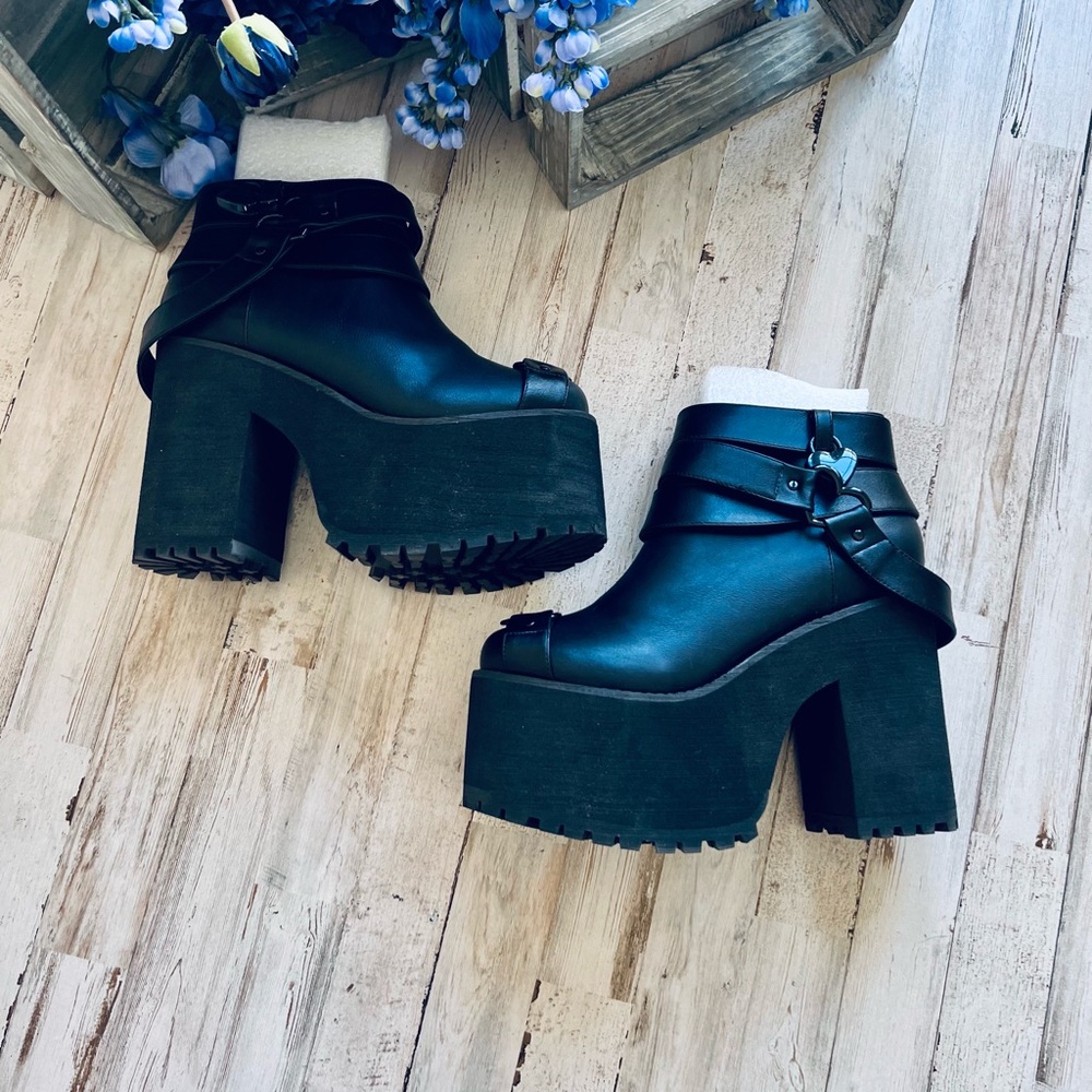 Cherish Black Heart Platform Boots
